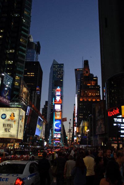 DSC_5862.jpg - Looking South at Times Square, from Duffy's Square
