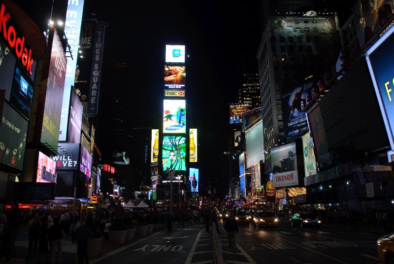 DSC_5873.jpg - View looking North between Broadway and 7th Ave. Ramada Renaissance Times Square (center) Bertelsmann Building (right)