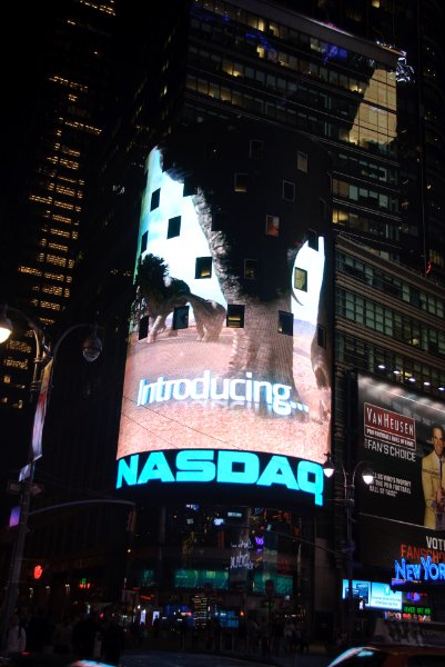 DSC_5877.jpg - Nasdaq video billboard on the Condé Nast Building