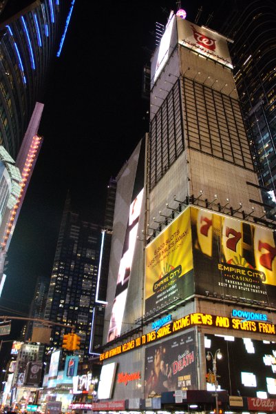 DSC_5881.jpg - Walgreens Video Billboard Tower