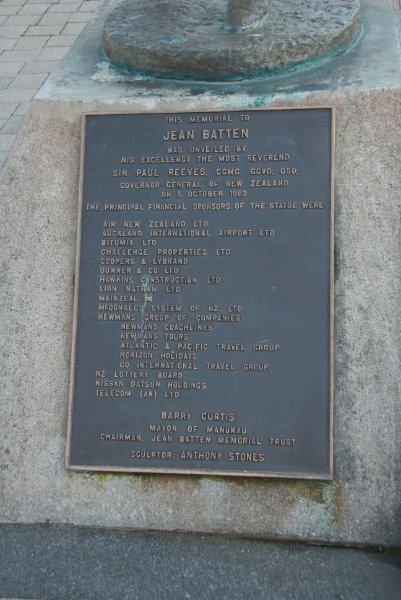 DSC_5889.jpg - Jean Batten, New Zealand's most famous aviatrix, statue at Auckland airport
