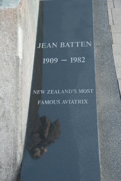DSC_5890.jpg - Jean Batten, New Zealand's most famous aviatrix, statue at Auckland airport