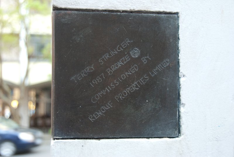 DSC_5947.jpg - Grand Head, bronze sculpture by Terry Stringer, 1987.