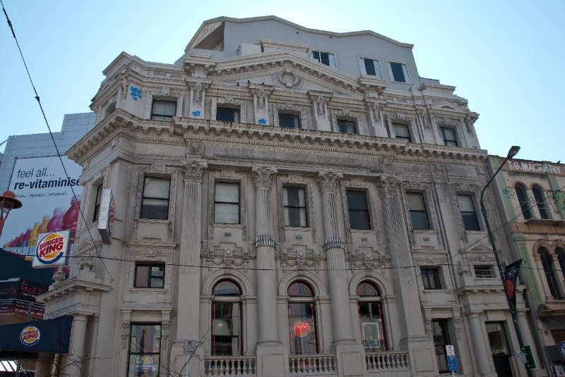 DSC_5979.jpg - Burger King, located in the Bank of New Zealand building