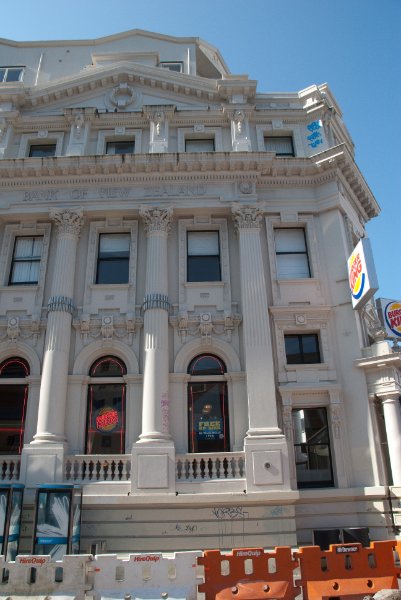 DSC_5981.jpg - Burger King, located in the Bank of New Zealand building
