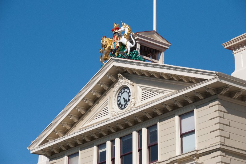 DSC_6040.jpg - Crest, Victoria University of Wellington, Law School, Old Government Buildings