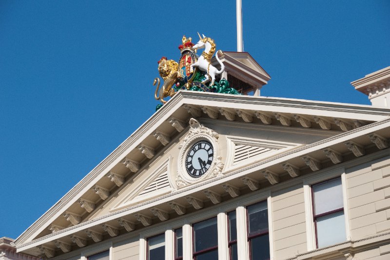 DSC_6041.jpg - Crest, Victoria University of Wellington, Law School, Old Government Buildings
