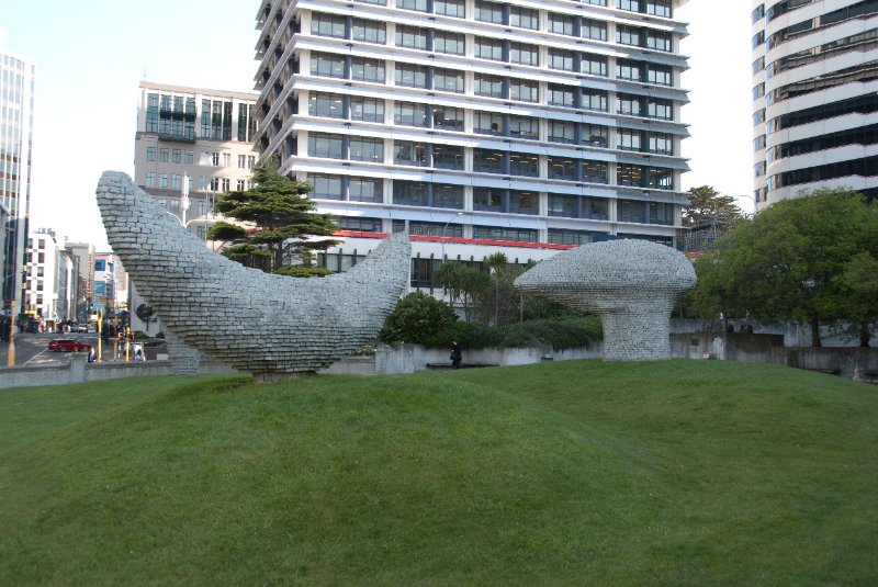 DSC_6065.jpg - Kaiwhakatere: The Navigator, sculpture by Brett Graham, March 2000