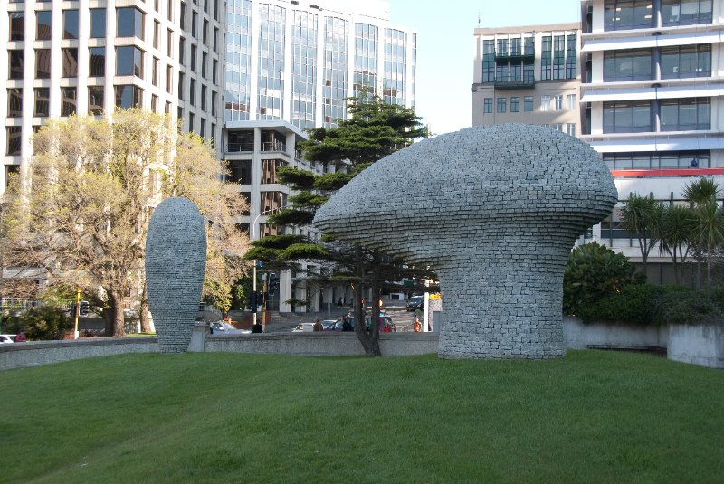 DSC_6066.jpg - Kaiwhakatere: The Navigator, sculpture by Brett Graham, March 2000