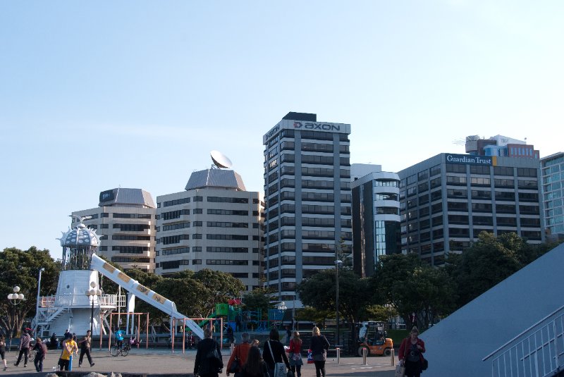 DSC_6105.jpg - Walking South along the Wellington Lambton Harbour waterfront at Frank Kitts Park