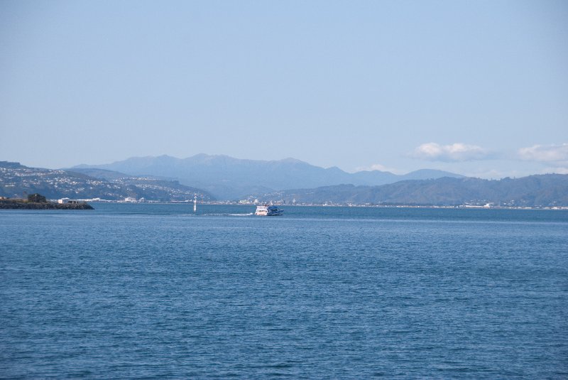 DSC_6116.jpg - View looking North at Lambton Harbour and the Tasmen Sea
