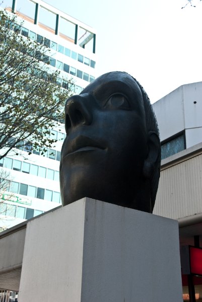 DSC_5945.jpg - Grand Head, bronze sculpture by Terry Stringer, 1987.