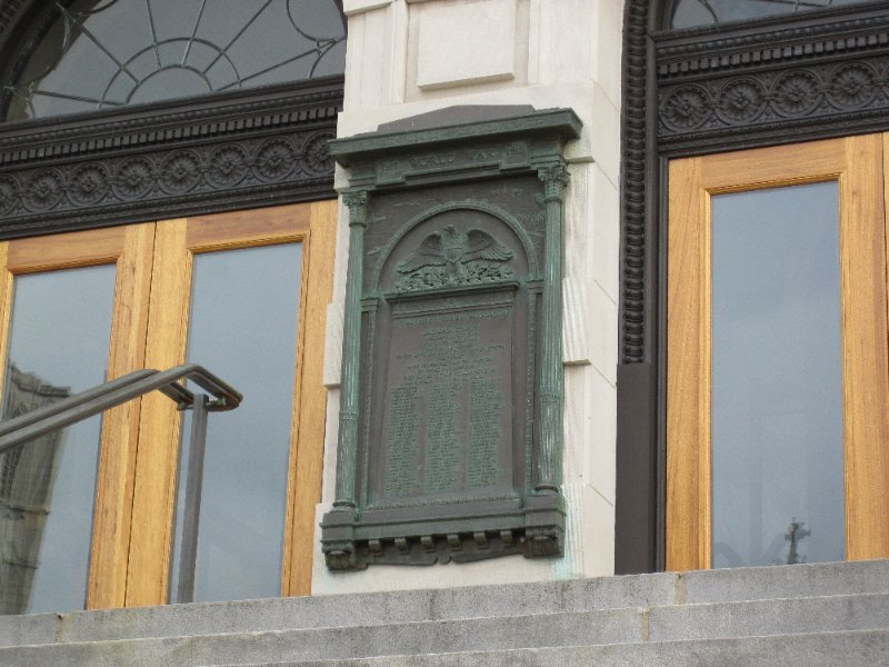 Syracuse012610-0125.jpg - Onondaga County Courthouse plaque reads - "To members of the bar association of Onondaga County number ninty two who in the World War were in the service of the Army and Navy of the United States this table ...