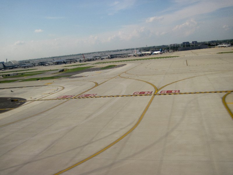 Taiwan060210-1074.jpg - Landing at OHare. Flying from Seattle to Chicago; approaching OHare.