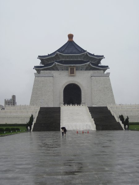 Taiwan060210-1032.jpg - National Chiang Kai-Shek Memorial Hall