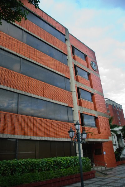 Taiwan060210-3149.jpg - Office building on Zhong Xiao West Road.  Appears to be an argriculture building named in memory of a famous person. Building sits next to the Control Yuan facility.