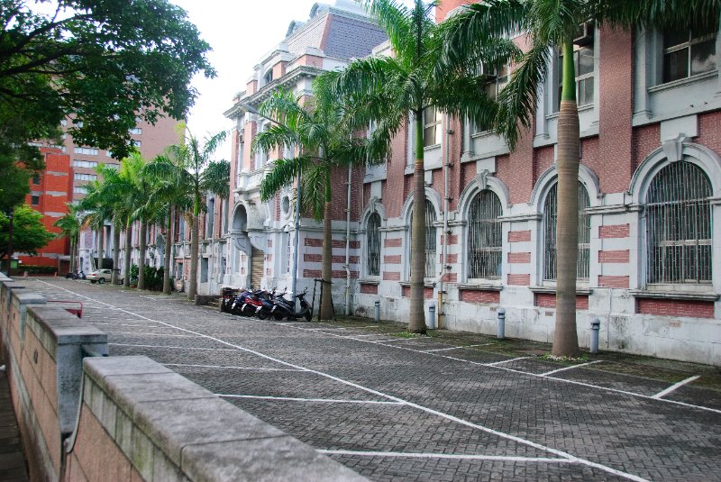 Taiwan060210-3157.jpg - The Control Yuan building.