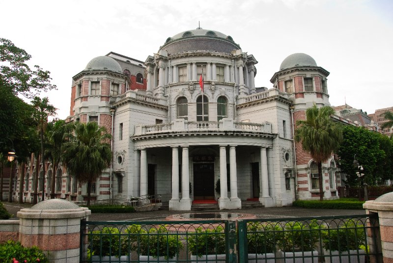 Taiwan060210-3163.jpg - The Control Yuan building.
