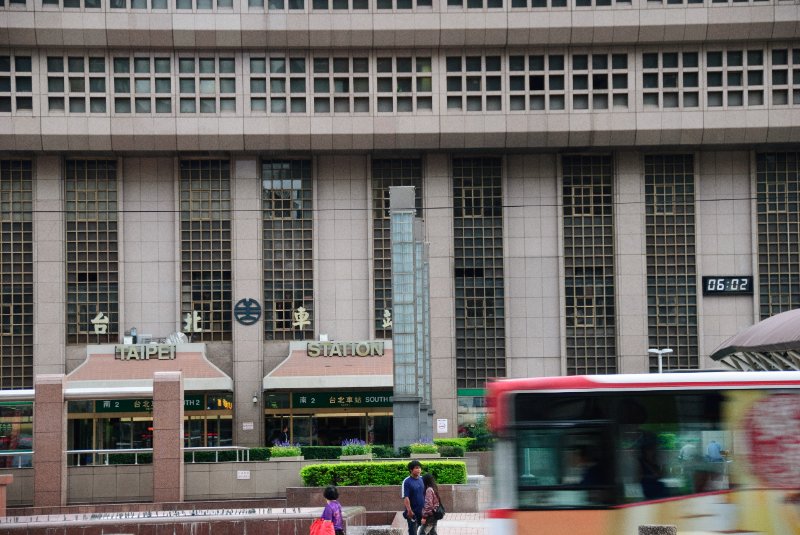 Taiwan060210-3190.jpg - Taipei Main Station