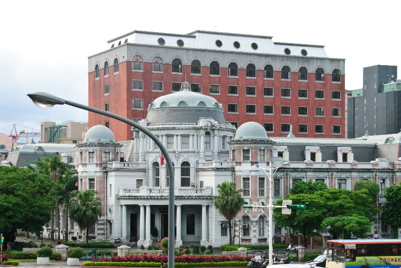 Taiwan060210-3230.jpg - The Control Yuan building.