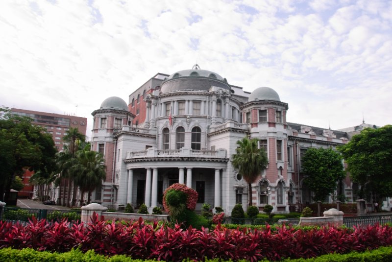 Taiwan060210-3237.jpg - The Control Yuan building.