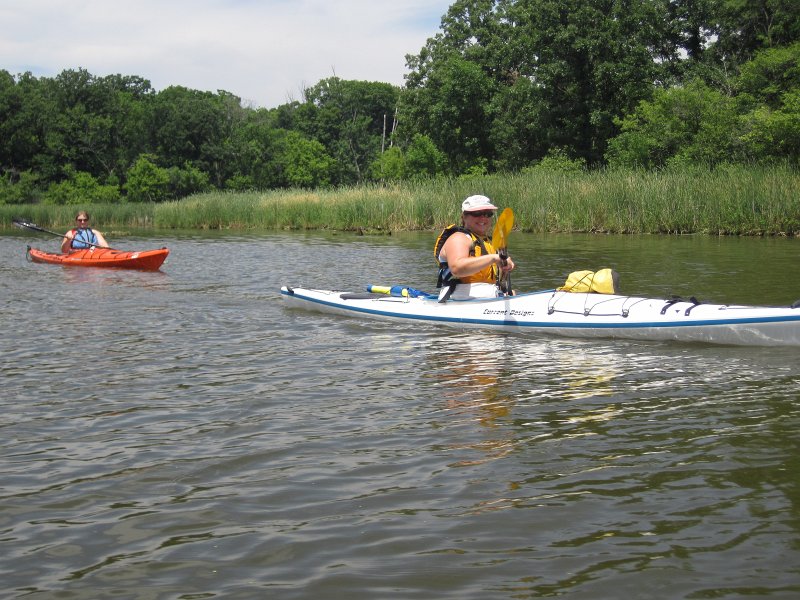 BusseKayak070911-2678.jpg - Cathie and Liz slowing down for a picture