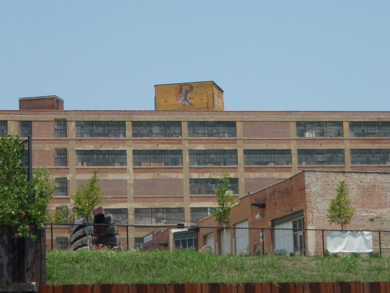 ChicagoRiverKayak071711-7170002.jpg - Pickens Kane Moving Company in Peck and Hills Furniture Company building.