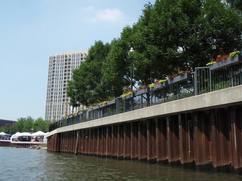 ChicagoRiverKayak071711-7170042.jpg - Flowers edging Erie Park