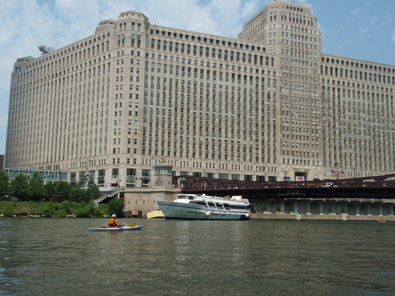 ChicagoRiverKayak071711-7170022.jpg - Merchandise Mart, Franklin St Bridge