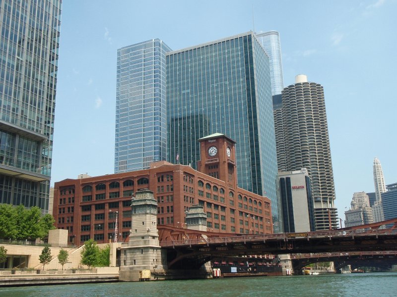 ChicagoRiverKayak071711-7170025.jpg - LaSalle Street Bridge: 300 N LaSalle (left edge), Reid-Murdoch Center, 321 N Clark, Trump Tower, Marina City