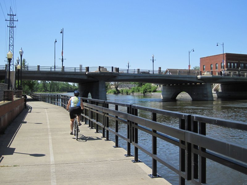 FoxRiverBike052211-2538.jpg - Biking South along the Fox River, headed toward Wilson Street bridge, Batavia