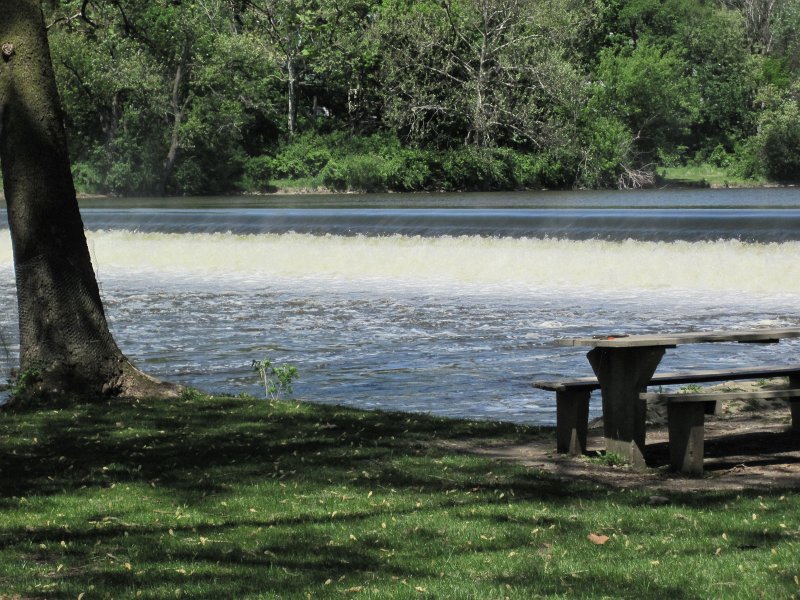 FoxRiverBike052211-2547.jpg - Fox River Dam, just North of State Street Bridge, North Aurora