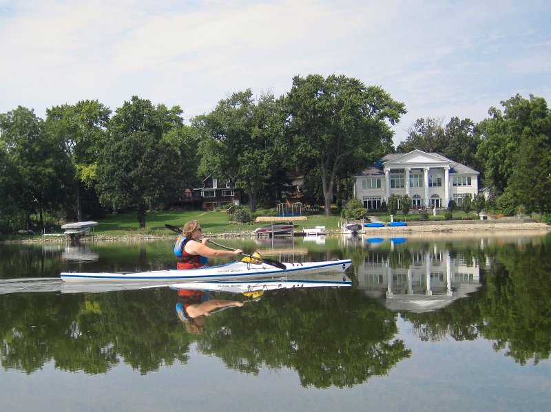 FoxRiverKayakGeneva090311-3276.jpg - Liz paddling North on Fox River
