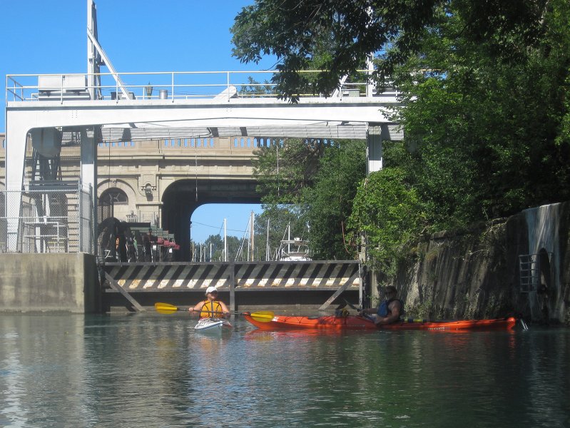 NorthShoreChannel082711-3200.jpg - Cathie and Liz at the WIlmette Locks