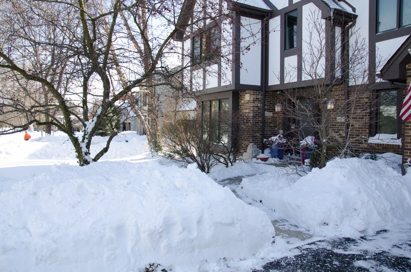 DSC_0602.jpg - After the blizzard passes, the sky is blue