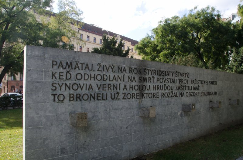 Bratislava101411-6577.jpg - Monument in Námestie SNP