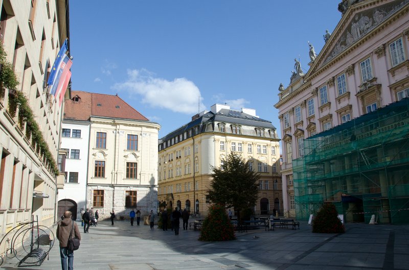 Bratislava101411-6609.jpg - Primaciálne námestie / Primate's Square