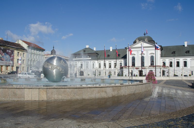 Bratislava101411-6490.jpg - Grasalkovičov Palác / Grassalkovich Palace. Residence of the president of Slovakia