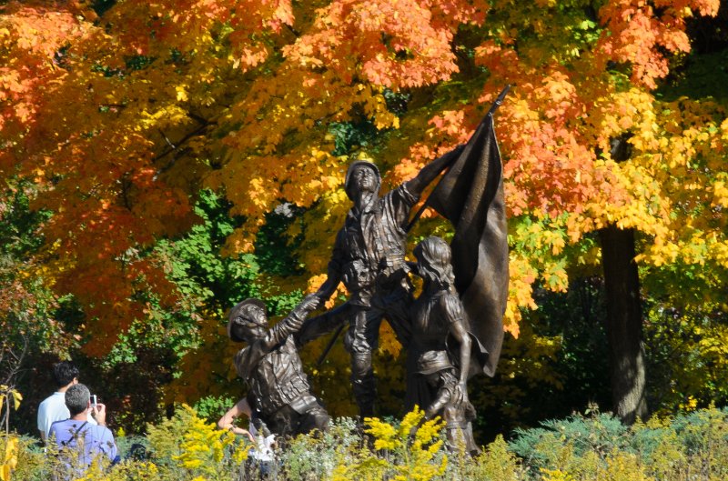 Cantigny100811-6219.jpg - Spirit of Commitment statue, Cantigny Prairie Garden