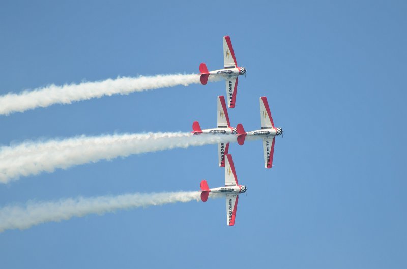 ChicagoAirShow082011-5283.jpg - Aeroshell Aerobatic Team