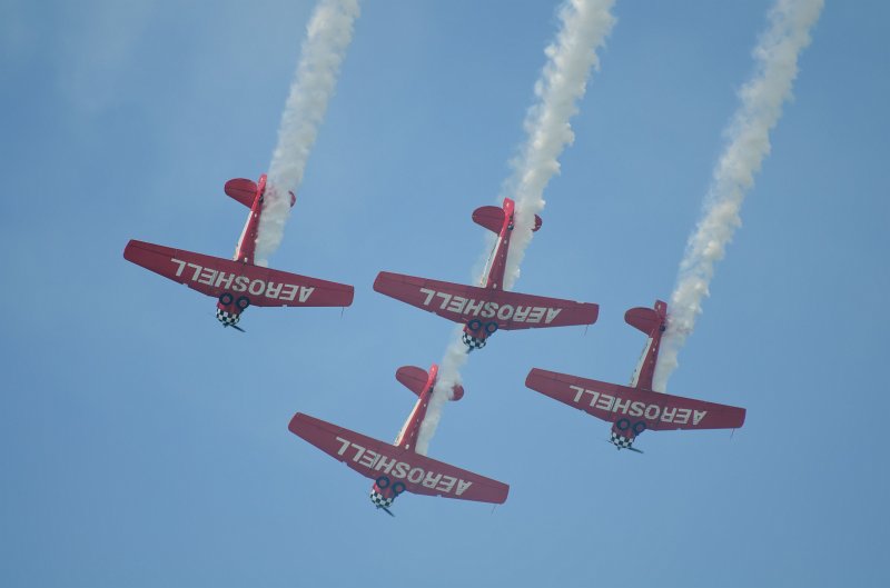 ChicagoAirShow082011-5299.jpg - Aeroshell Aerobatic Team