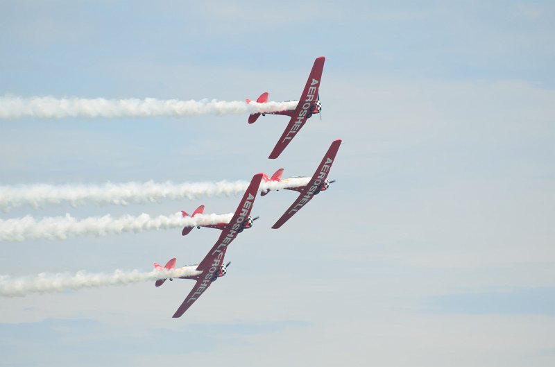 ChicagoAirShow082011-5302.jpg - Aeroshell Aerobatic Team
