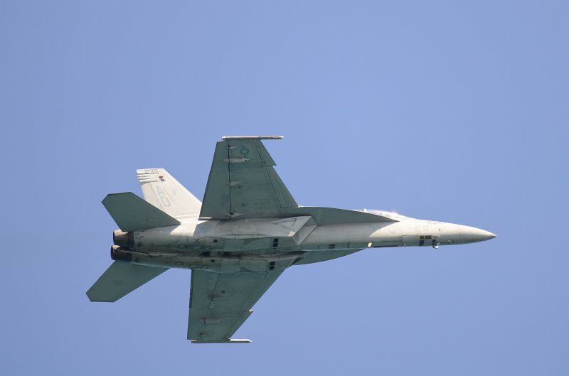 ChicagoAirShow082011-5385.jpg - FA-18