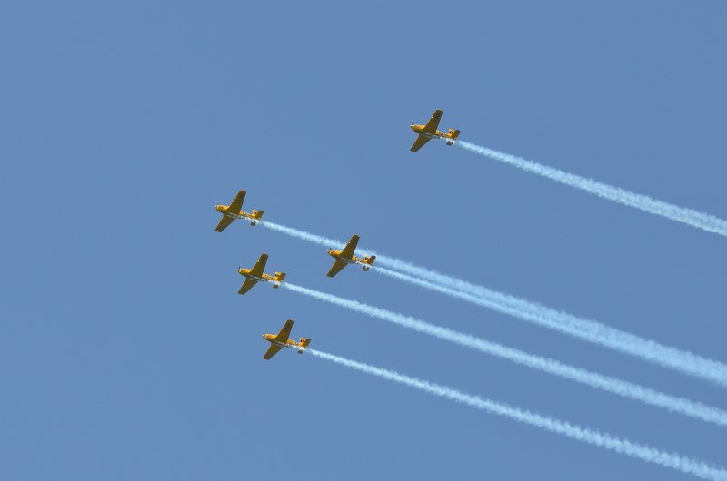 ChicagoAirShow082011-5326.jpg - Lima Lima Flight Team, very moving missing man formation
