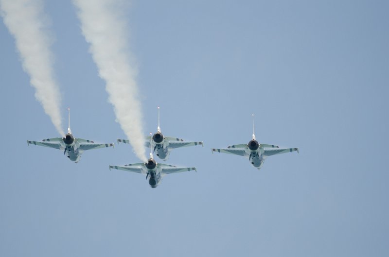 ChicagoAirShow082011-5464.jpg - U.S. Air Force Thunderbirds