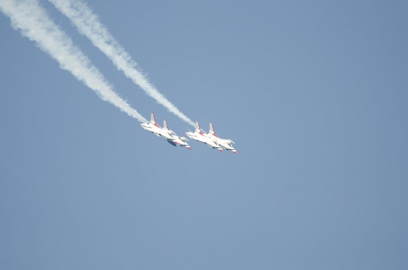 ChicagoAirShow082011-5554.jpg - U.S. Air Force Thunderbirds
