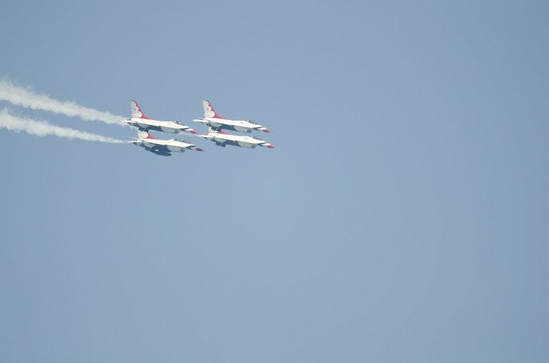 ChicagoAirShow082011-5557.jpg - U.S. Air Force Thunderbirds