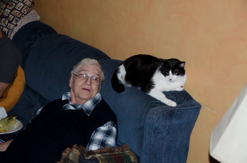 DSC_3824.jpg - Dad and Monster Kitty