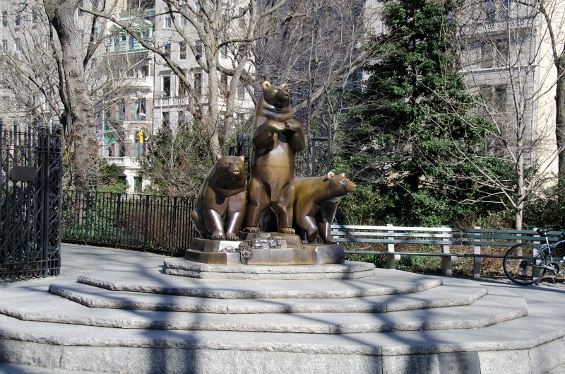 Manhattan032611-1830-2.jpg - "Group of Bears" sculpture by Paul Manship., cast 1960