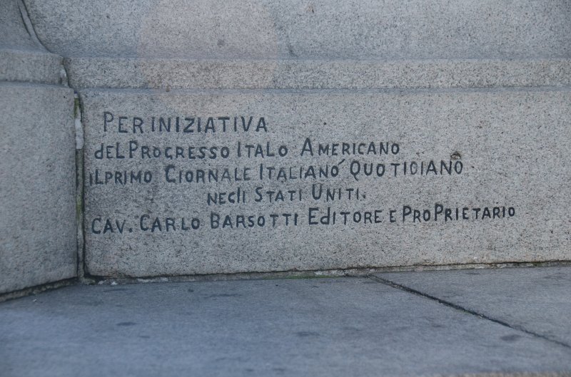 Manhattan032611-1956.jpg - Columbus Monument: Periniziativa del progresso Italo Americano Il Primo Ciornale Italiano Quotioiano necli Stati Uniti.  Cav. Carlo Barsotti Editore E pro Prietario